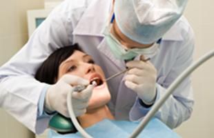 Bestard-Binimelis Sóller Dental profesional en consulta